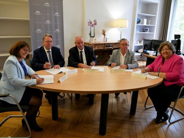 Signature d'une convention de médiation avec les centres de gestion de la fonction publique territoriale du Doubs, de la Haute-Saône et du Territoire de Belfort, Besançon, 17 septembre 2024